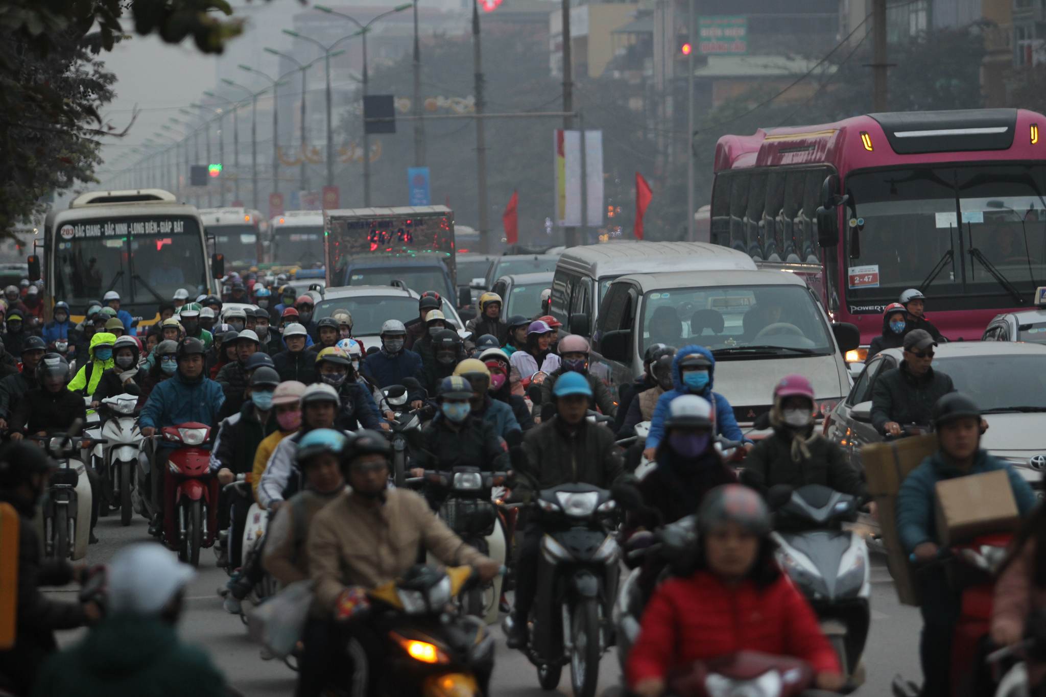 Tắc khắp ngả đường Hà Nội ngày cuối năm